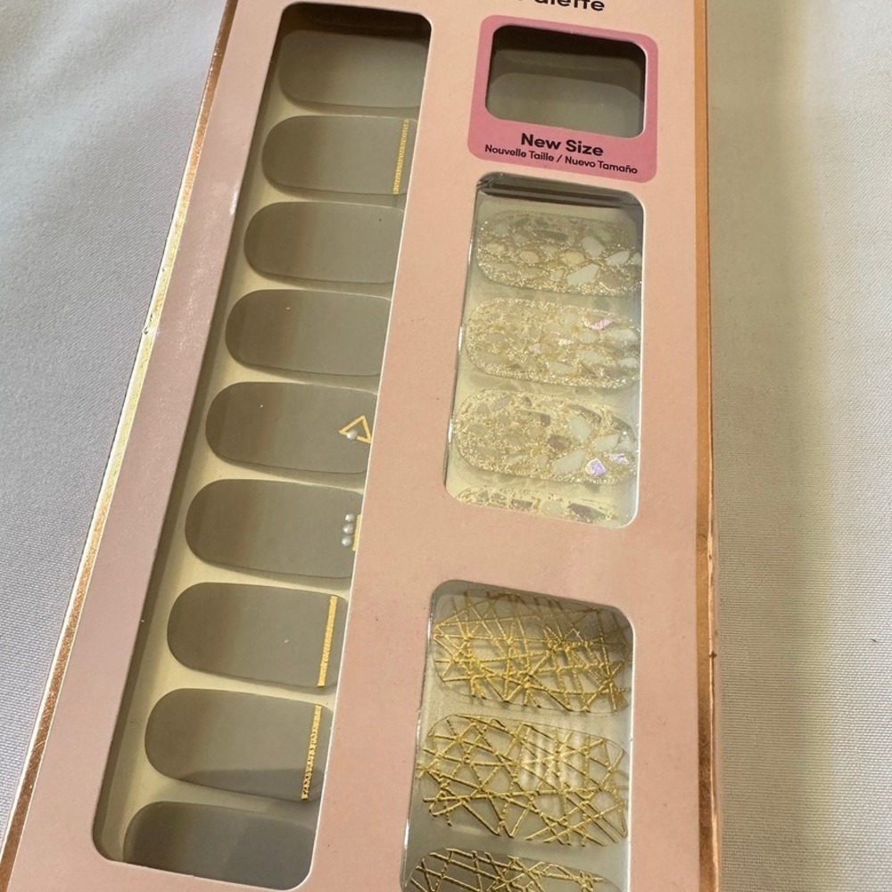 Dashing Diva Gloss Gel Nail Strips Palette All In Line Up 32 Strips New